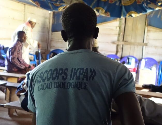 SÃ©chage des fÃ¨ves cacao coopÃ©rative au Togo - Chocolat noir bio 76% Togo